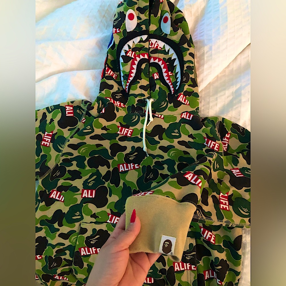 BAPE x ALIFE Hoody